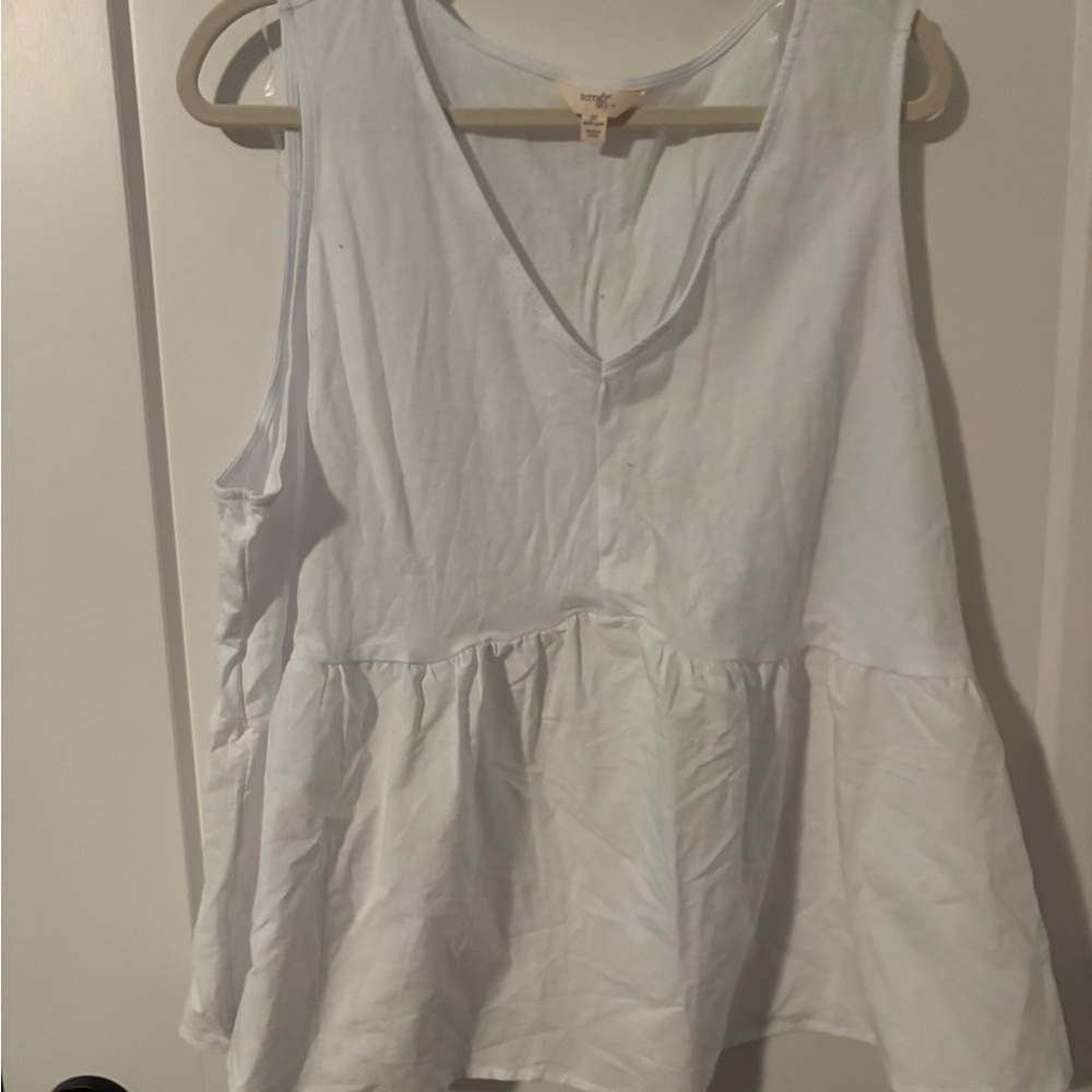 Terra & Sky White Peplum Tank Top